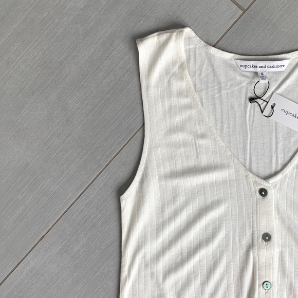 NWT Cupcakes and Cashmere Serotta Tank - Picture 4 of 11
